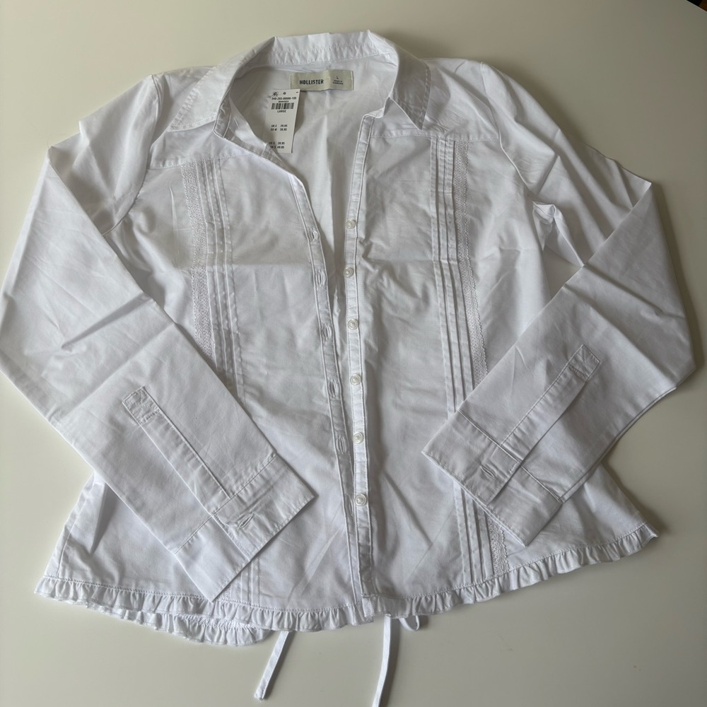 Hollister White Button-Up Shirt with Pintuck Detail NWT